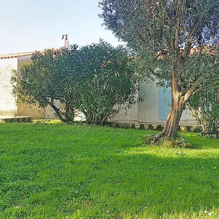 3 By Interhome Le Château-dʼOléron