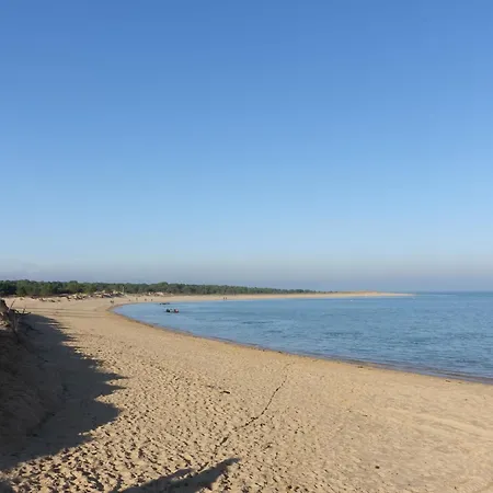 3 By Interhome Casa vacanze Le Château-dʼOléron